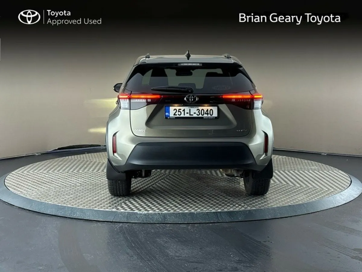Toyota Yaris Cross HYBRID LUNA SPORT BI - Image 4