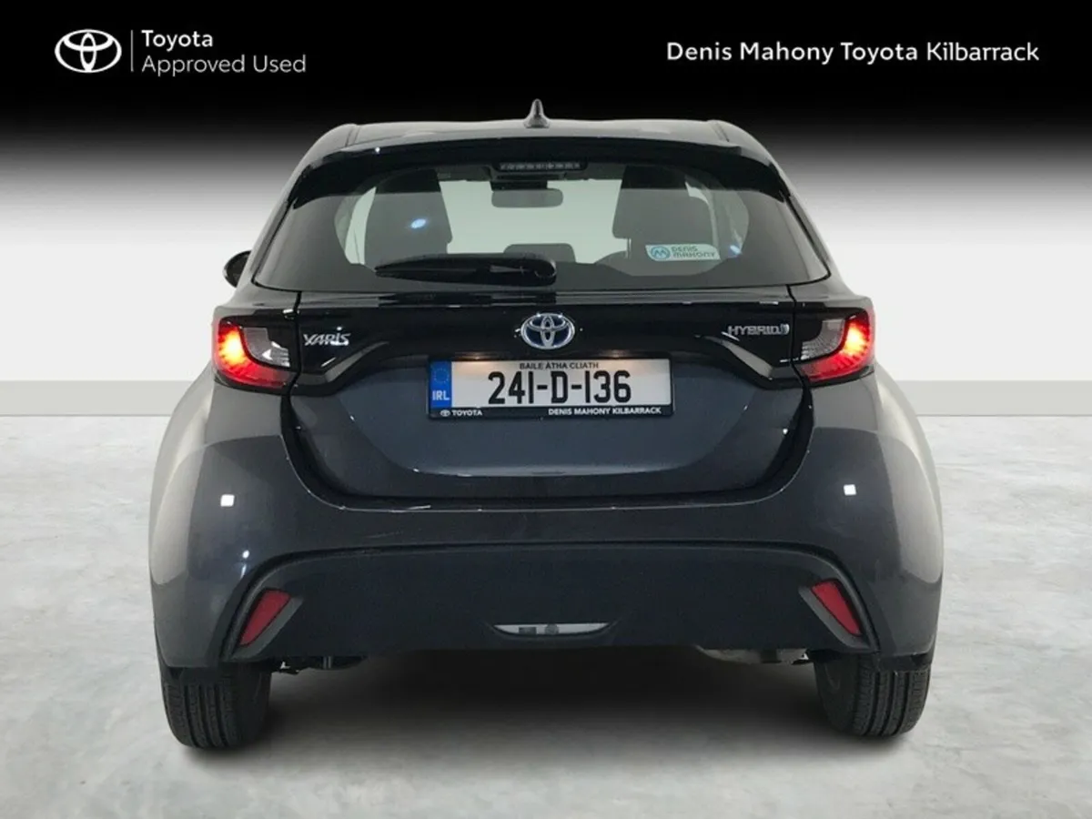 Toyota Yaris YARIS 1.5 HYBRID LUNA - Image 4