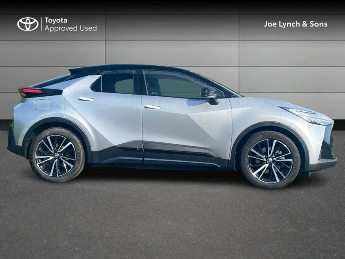 Toyota C-HR C-HR PHEV SOL - Image 3