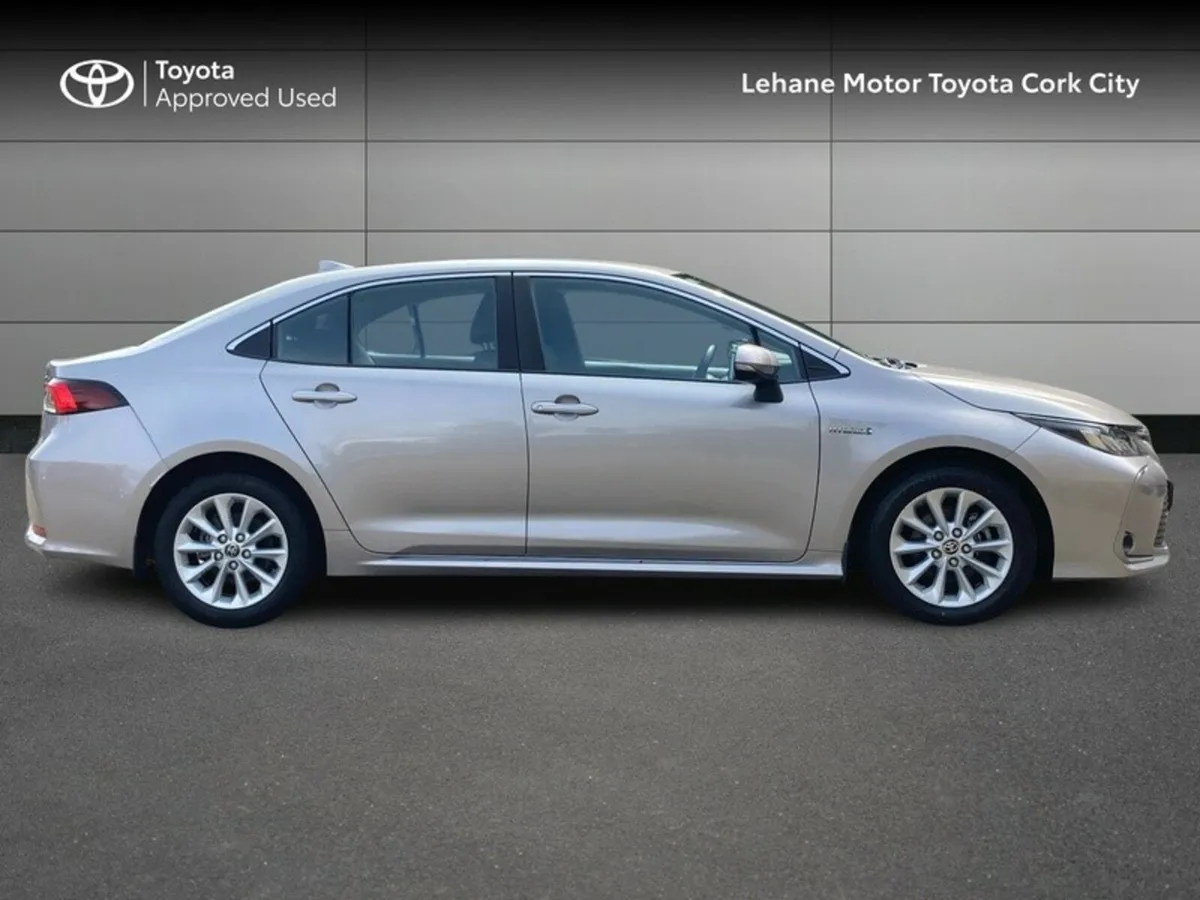 Toyota Corolla HYB LUNA SALOON 4DR AUTO - Image 3