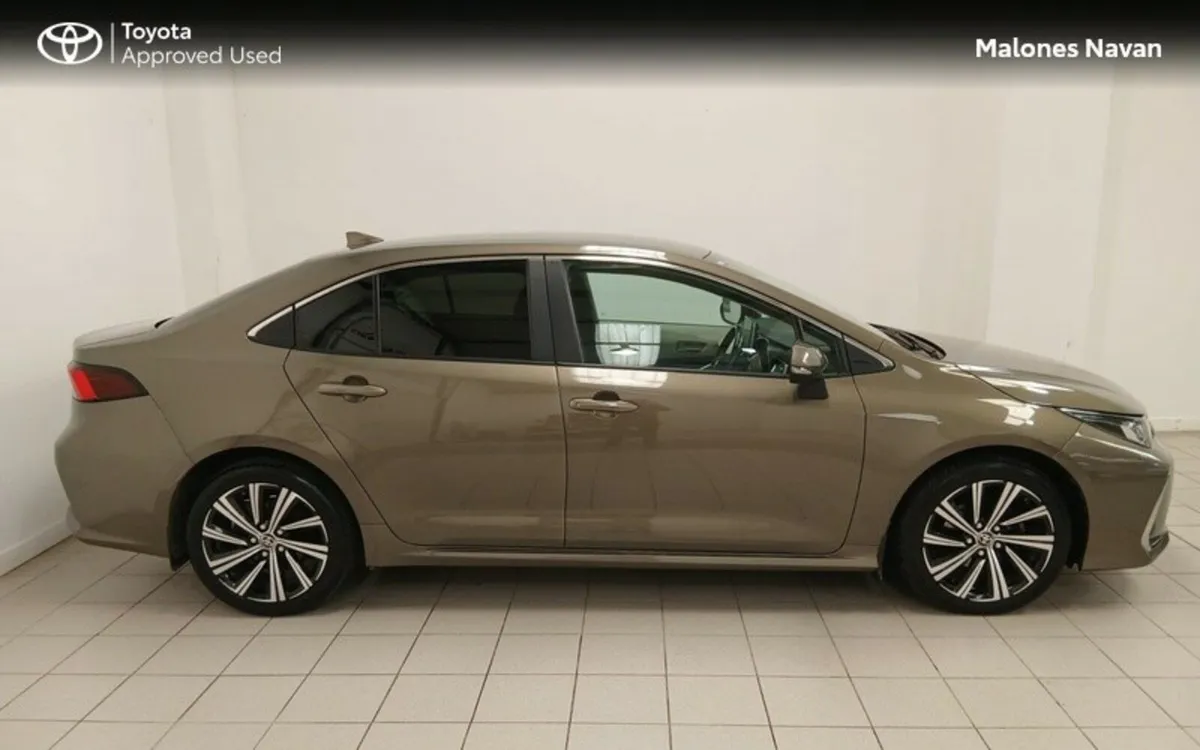 Toyota Corolla COROLLA HYBRID LUNA SPORT - Image 3
