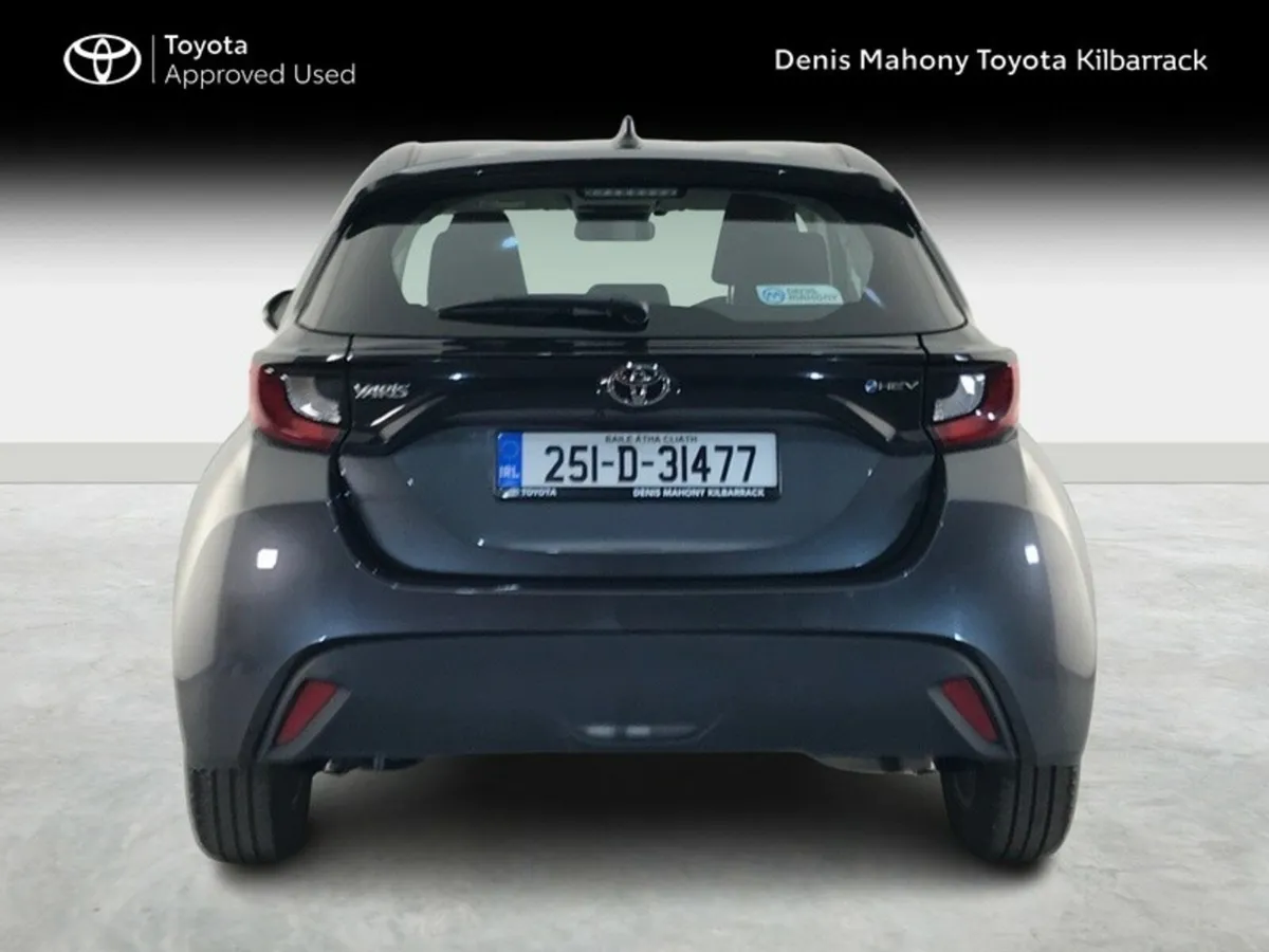 Toyota Yaris HYBRID LUNA 3 YEARS FREE SERVICING - Image 4