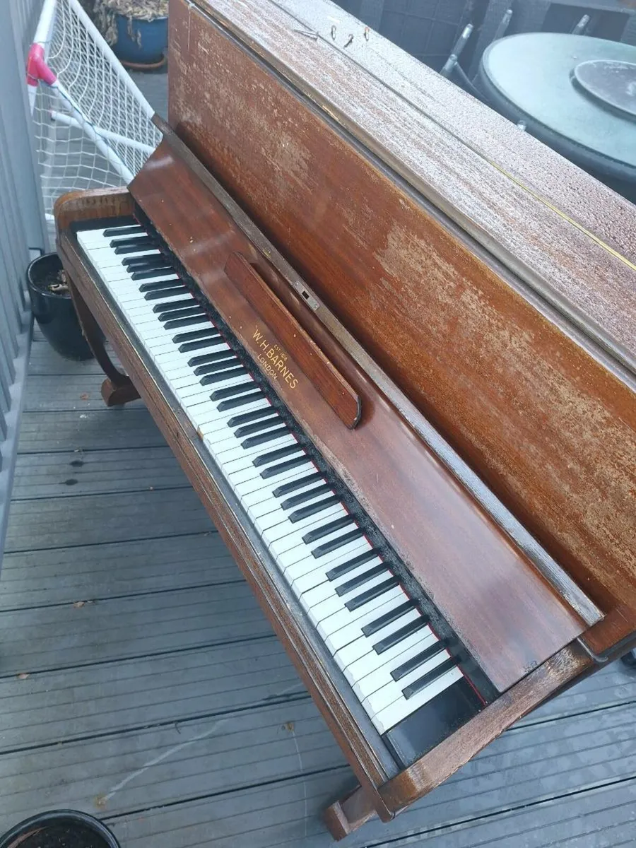 Piano (Free) - Image 1