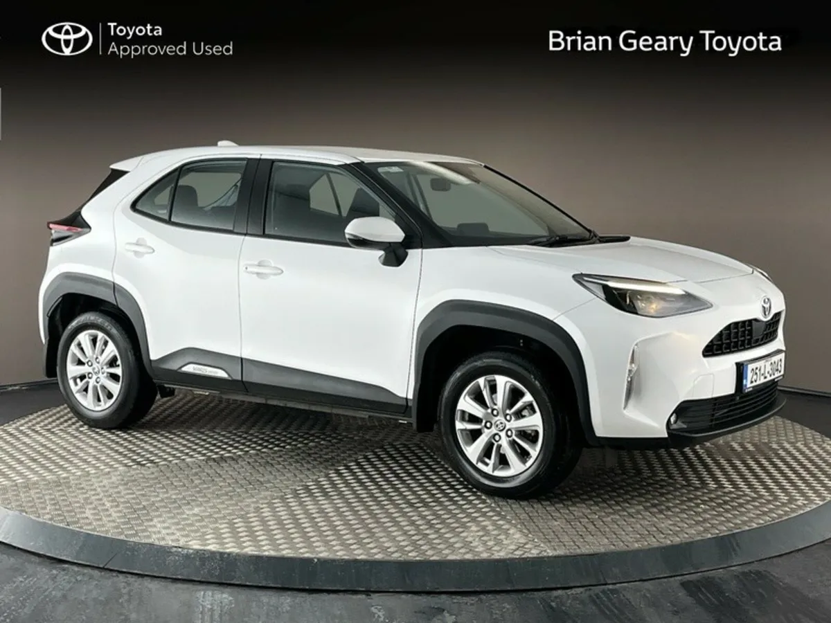 Toyota Yaris Cross HYBRID LUNA - Image 1