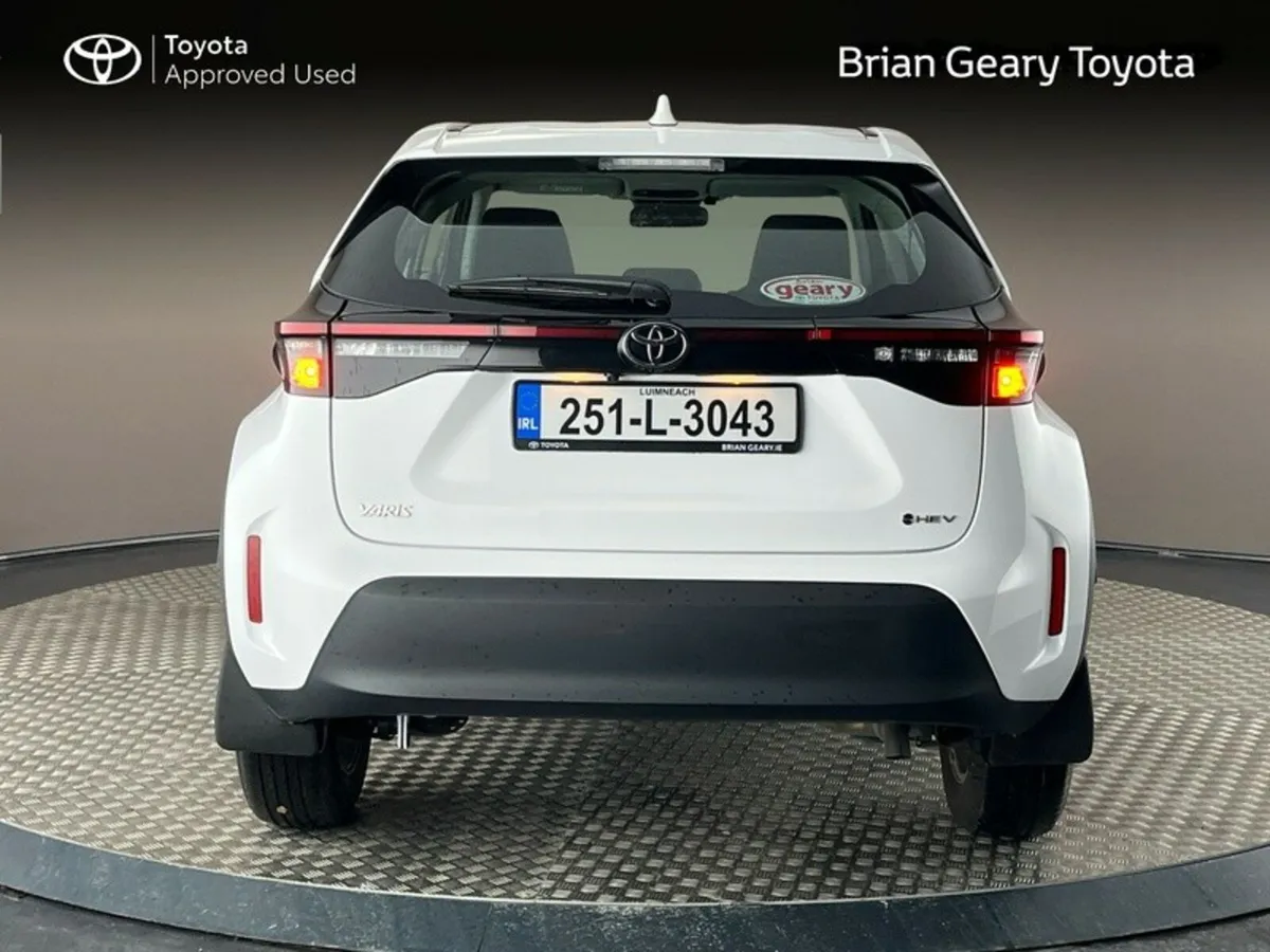Toyota Yaris Cross HYBRID LUNA - Image 4