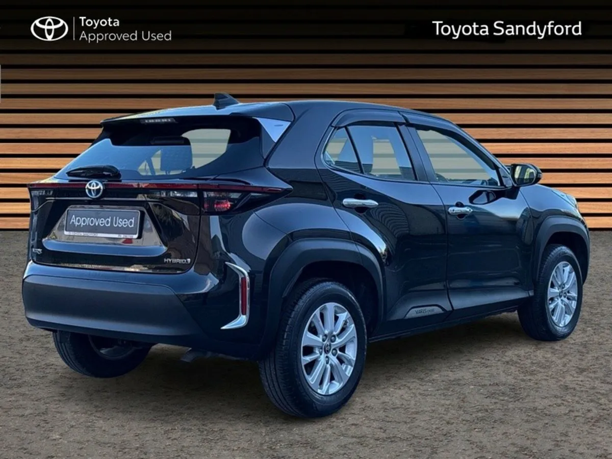 Toyota Yaris Cross LUNA HYBRID AUTOMATIC // REAR C - Image 2