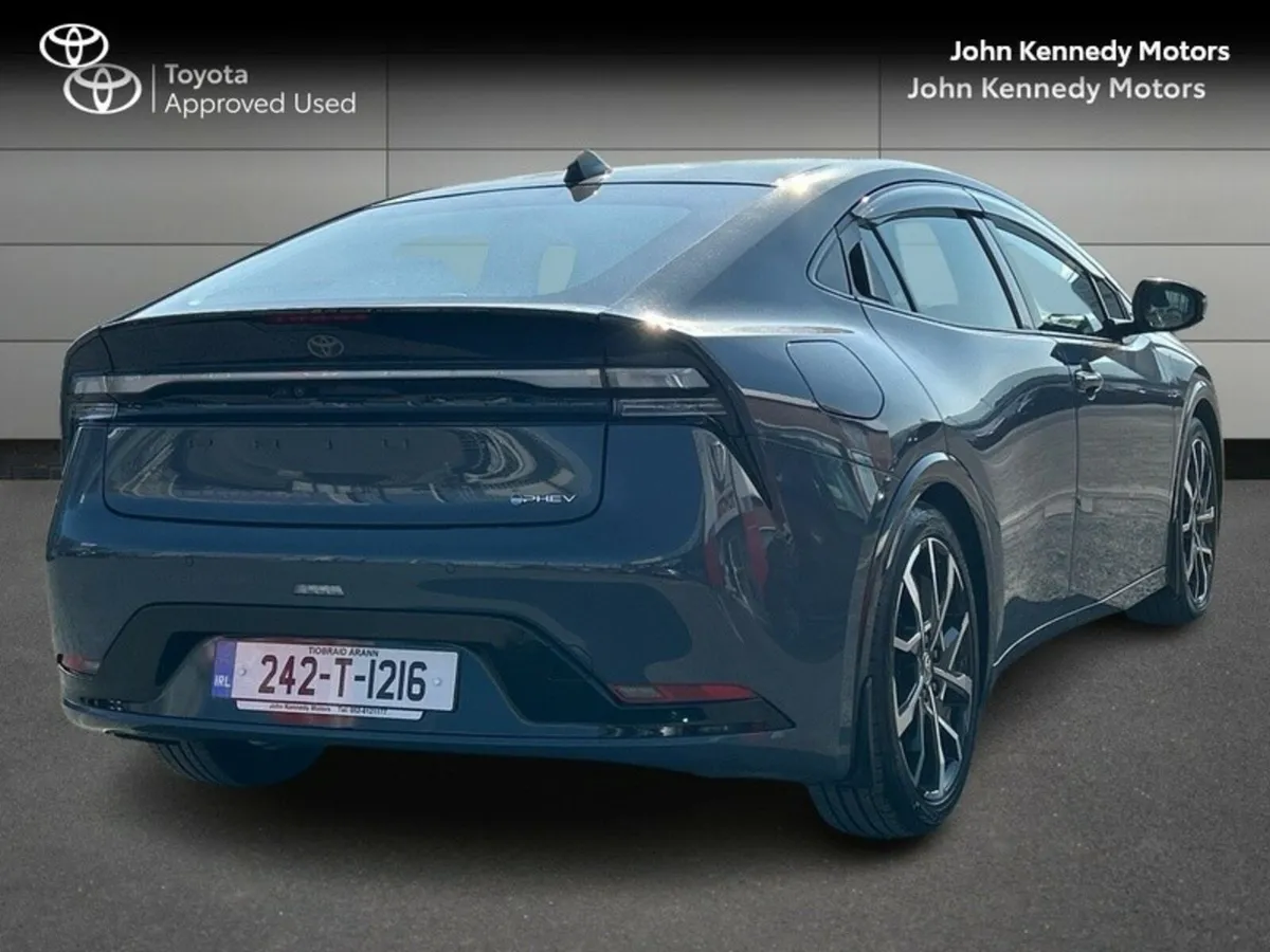 Toyota Prius SPORT - Image 2