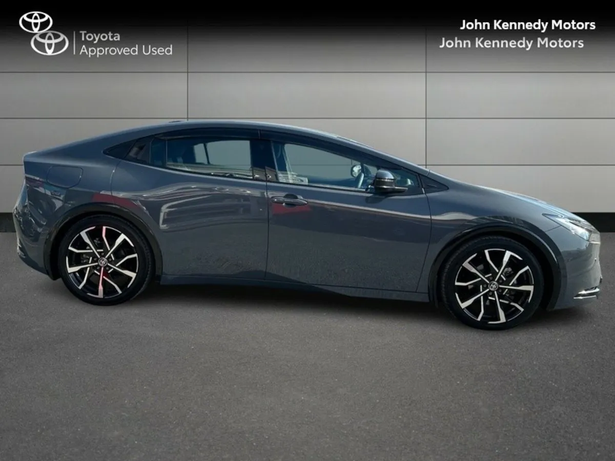 Toyota Prius SPORT - Image 3