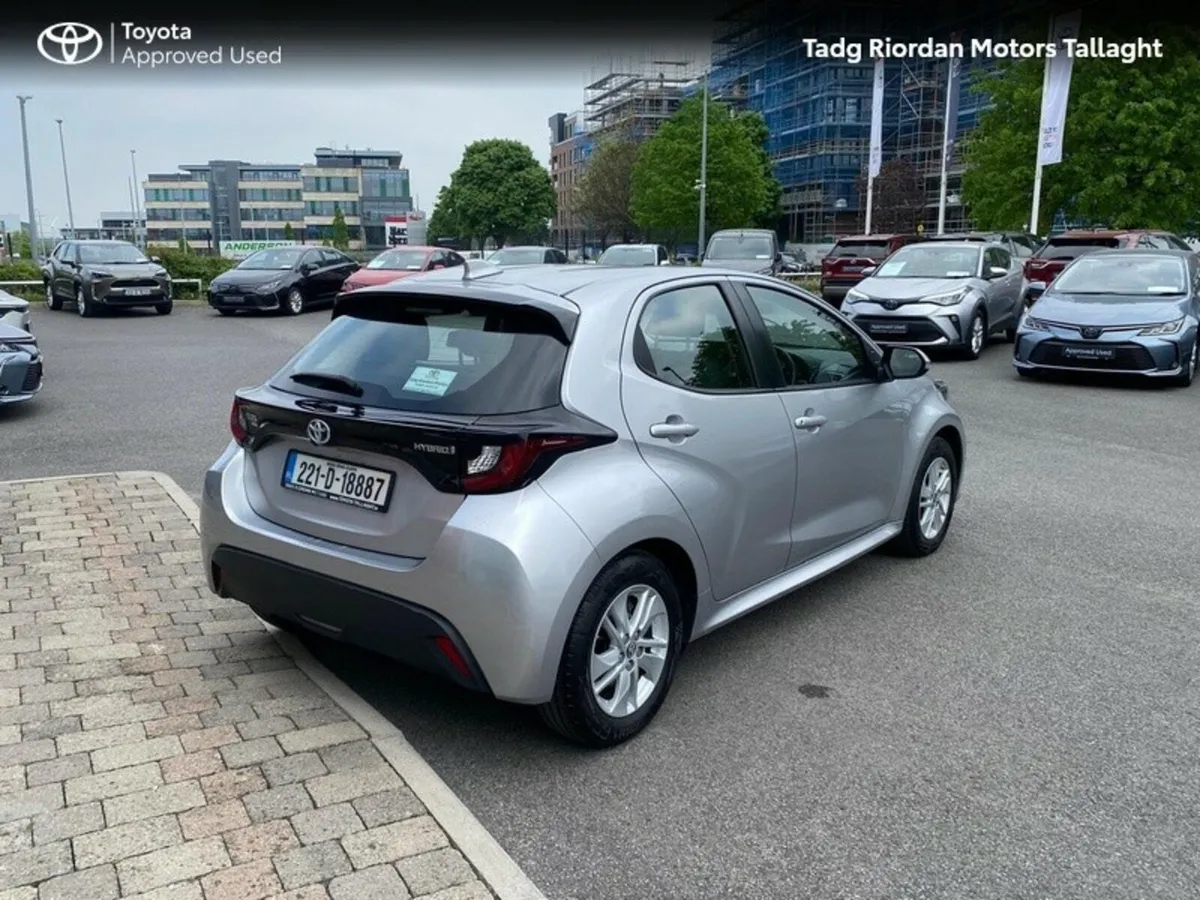 Toyota Yaris HYBRID LUNA 4DR AUTO*** GUARANTEED €1 - Image 2