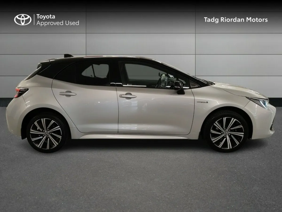 Toyota Corolla HYBRID LUNA SPORT H/B - Image 3