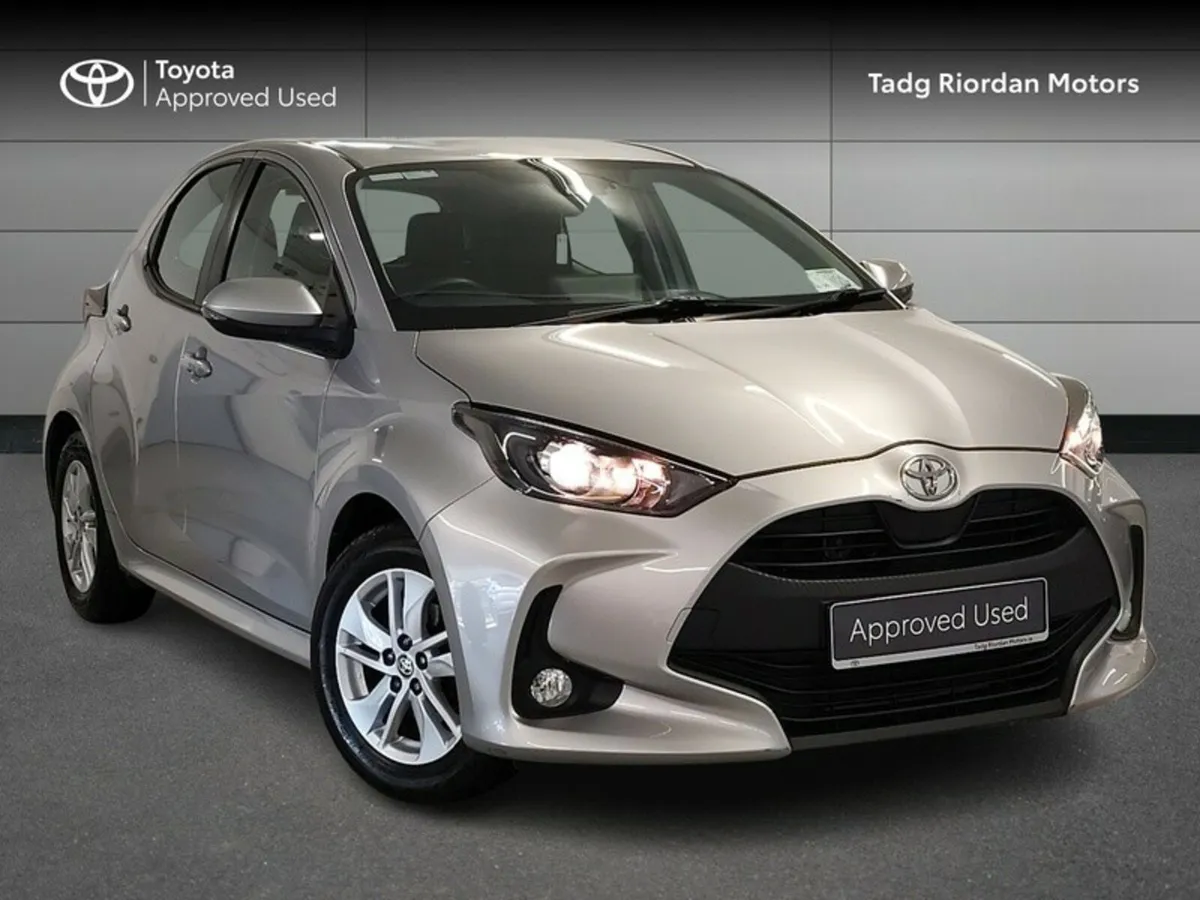 Toyota Yaris 1.0 LUNA - Image 1