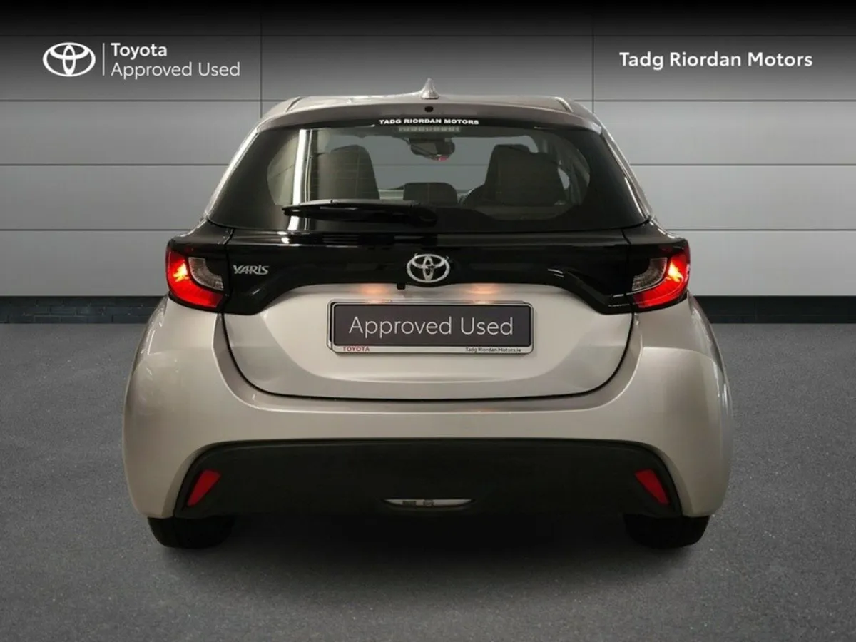 Toyota Yaris 1.0 LUNA - Image 4