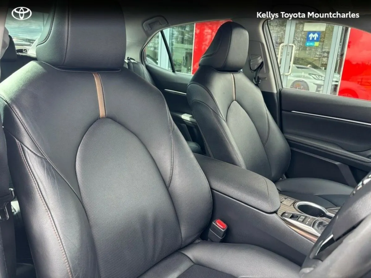 Toyota Camry CAMRY HYBRID PLATINUM - Image 4