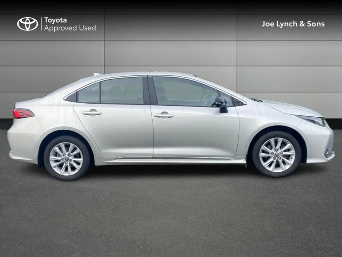 Toyota Corolla COROLLA SALOON LUNA - Image 3