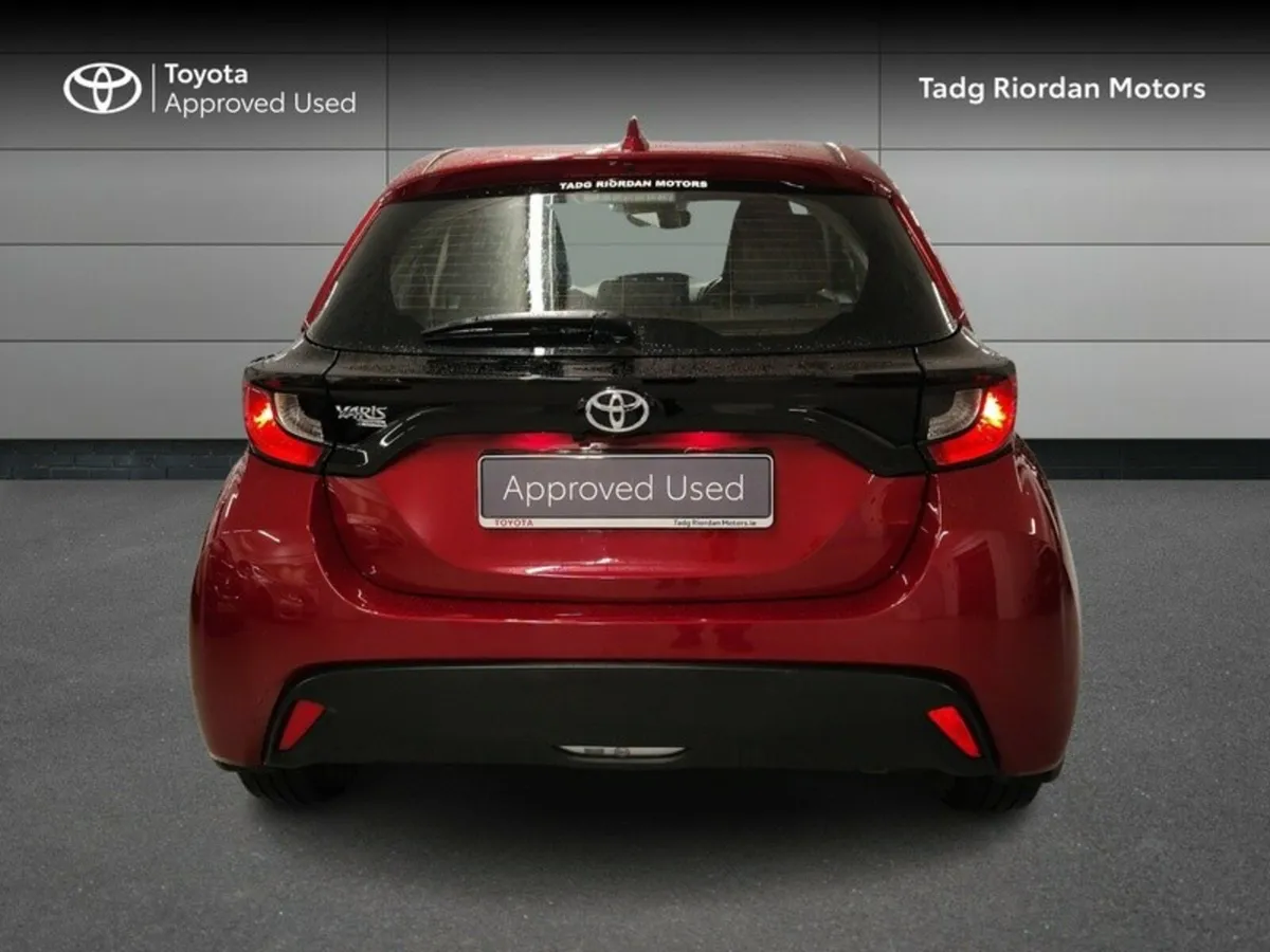 Toyota Yaris 1.0 LUNA - Image 4