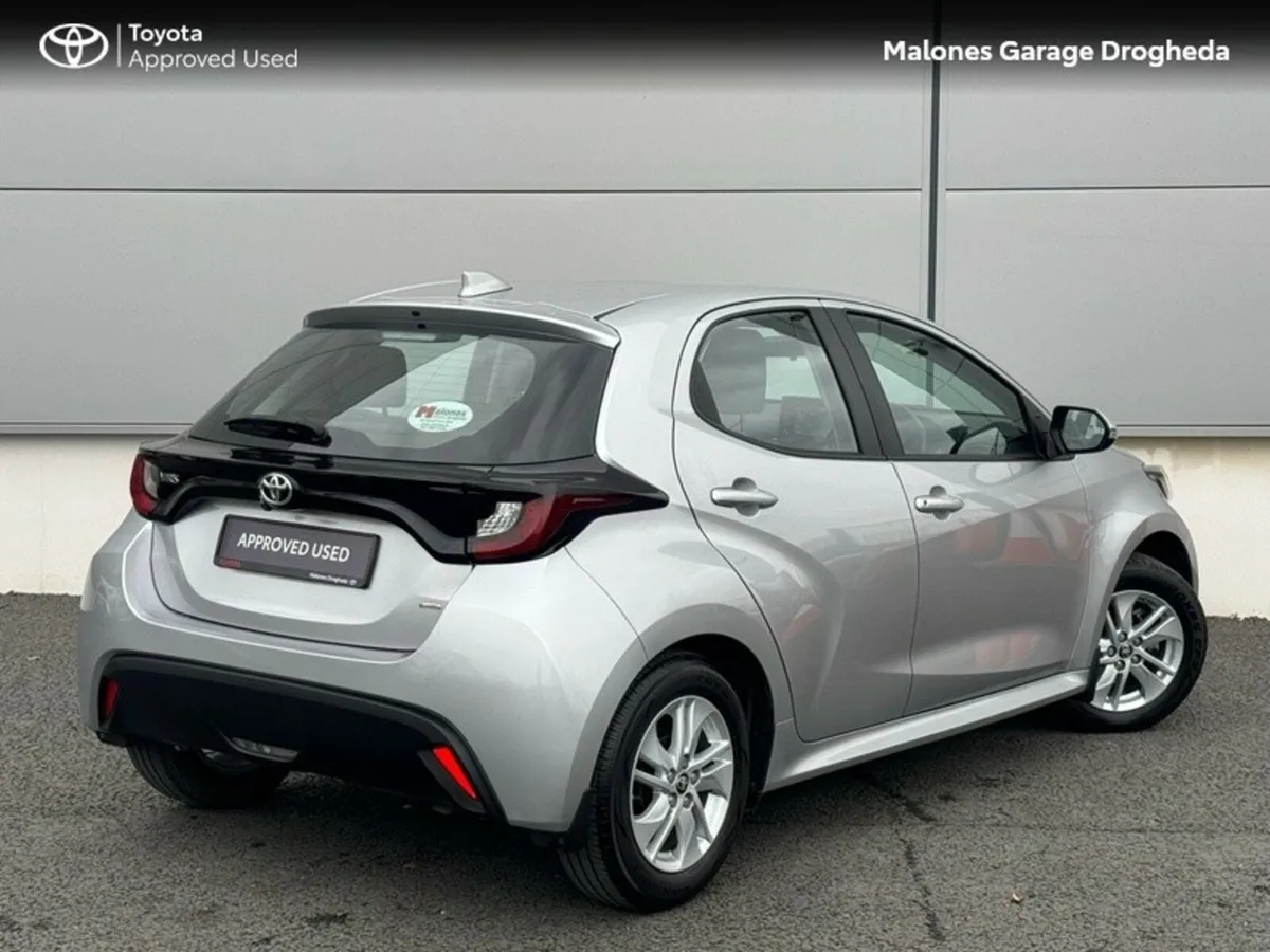 Toyota Yaris YARIS 1.0 LUNA - Image 2