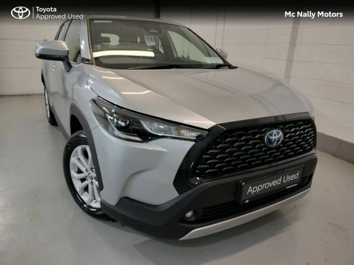 Toyota Corolla Cross CROSS LUNA 1.8 HYBRID AUTO - Image 1