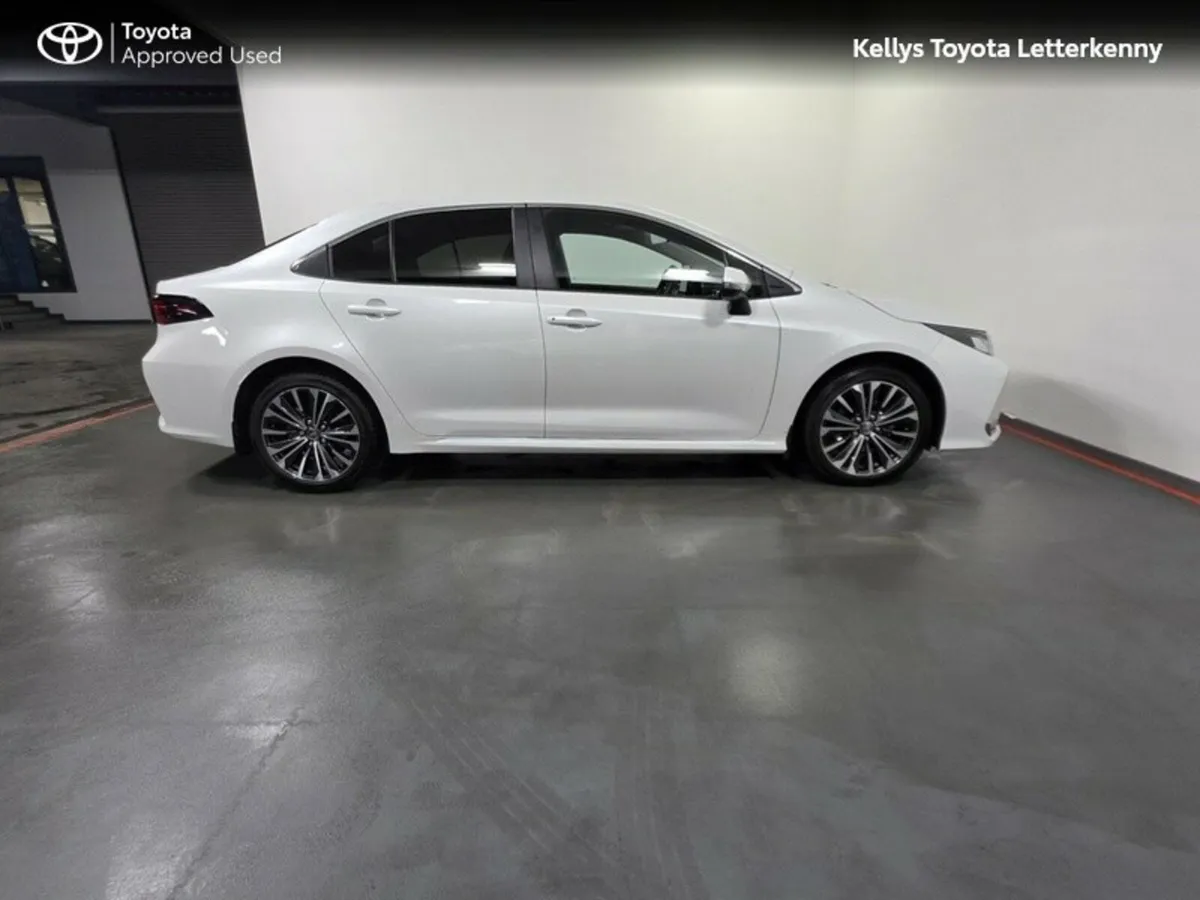Toyota Corolla COROLLA SALOON LUNA SPORT - Image 3