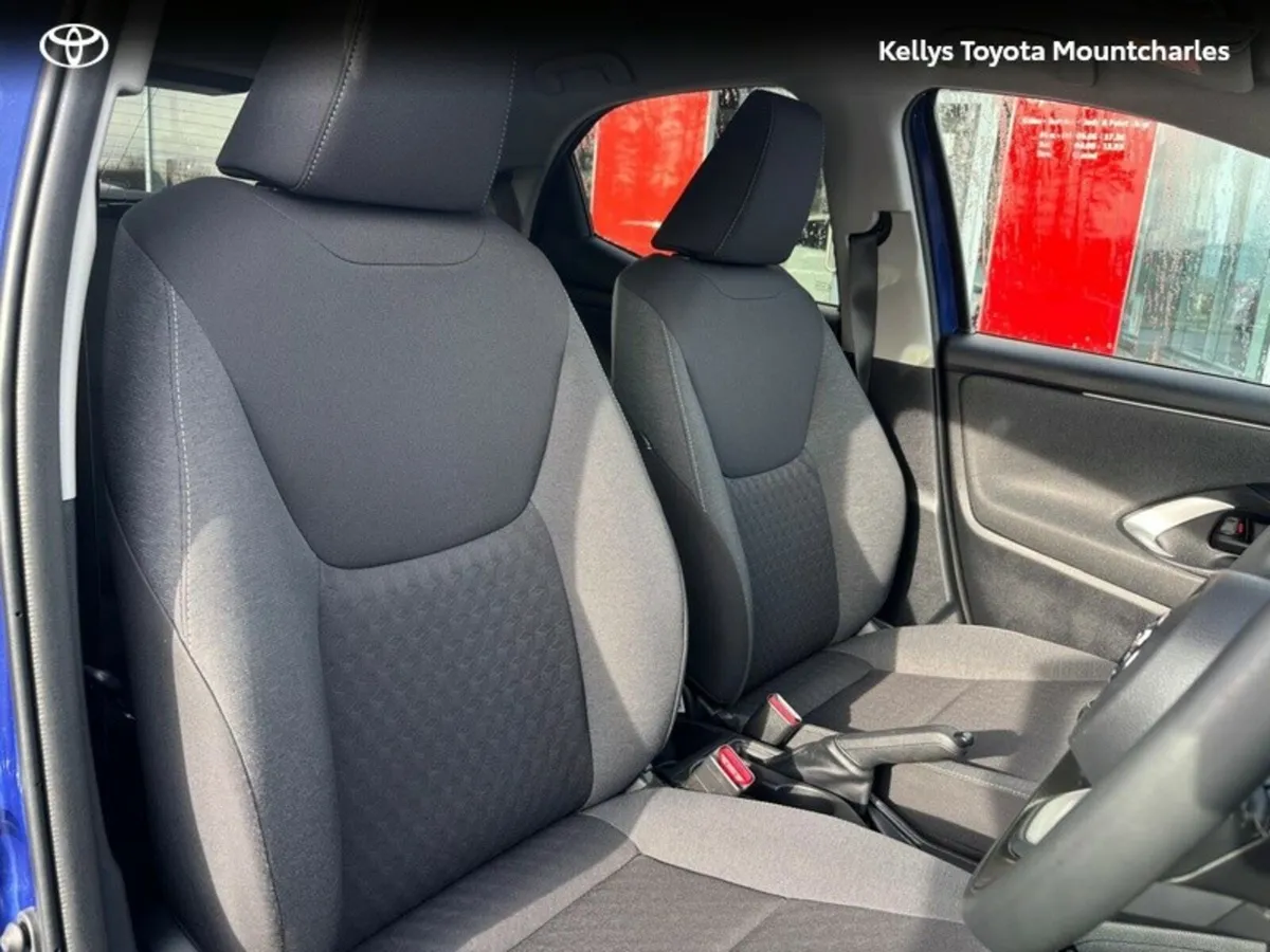 Toyota Yaris YARIS 1.0 LUNA - Image 2