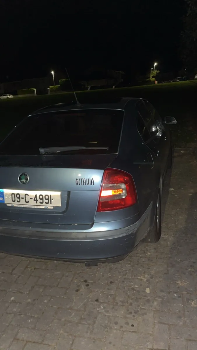 Skoda Octavia 2009 1.4L petrol *damaged* - Image 4