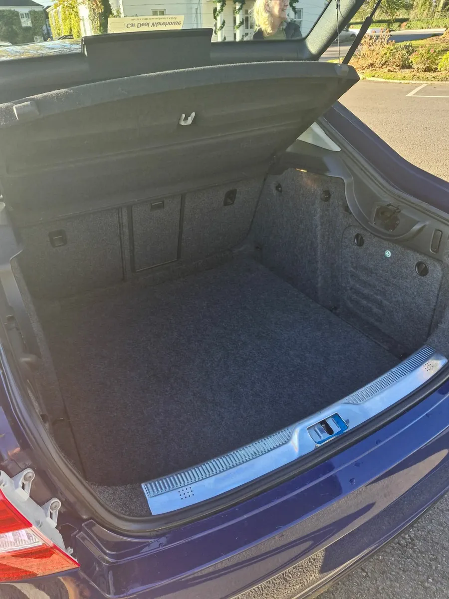 Skoda Superb 2015 - Image 2