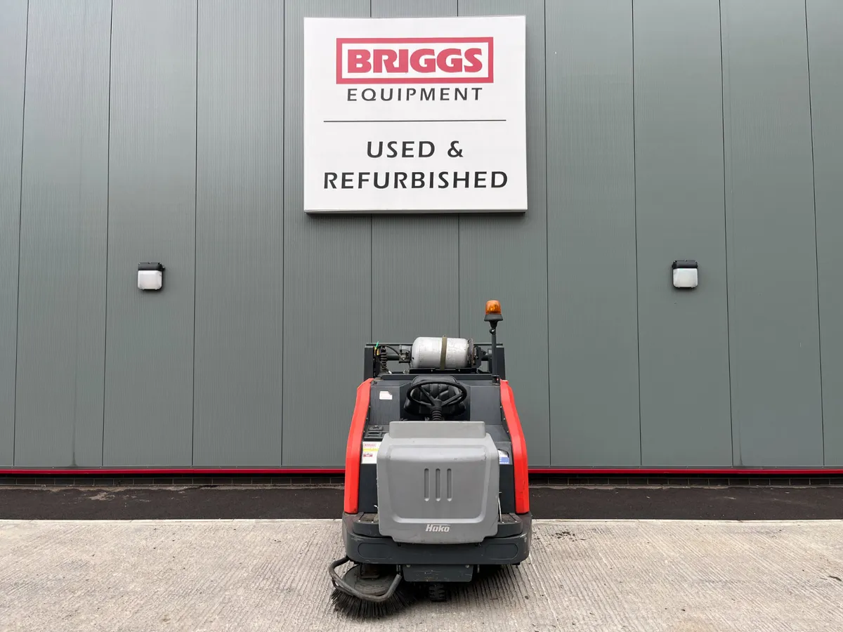 [1] 2017 Hako P1500RH Ride-On Sweeper (REF: 10758) - Image 2