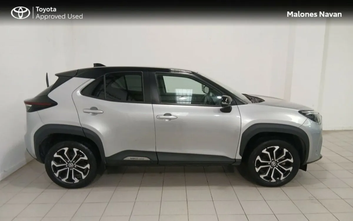 Toyota Yaris YARIS CROSS LUNA/SPORT - Image 3