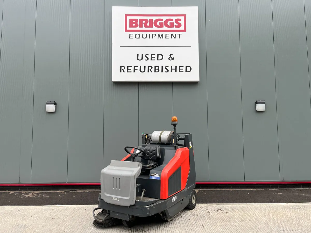 [1] 2017 Hako P1500RH Ride-On Sweeper (REF: 10758) - Image 1