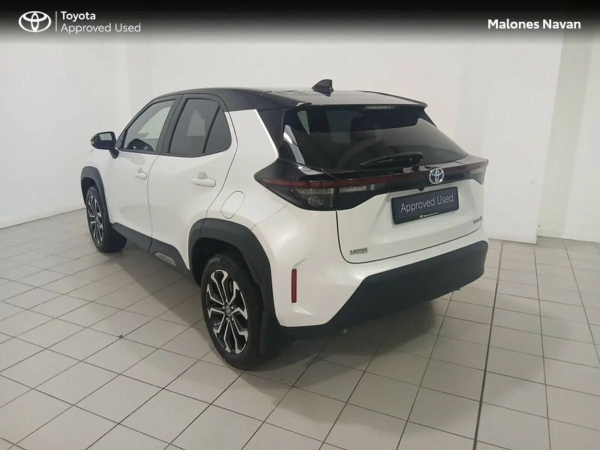 Toyota Yaris YARIS CROSS LUNA SPORT - Image 2