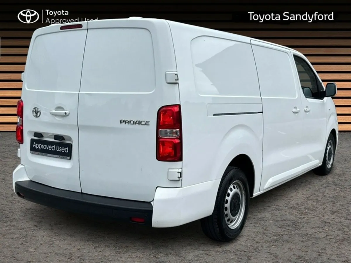 Toyota Proace 2.0 DIESEL LWB GX // AIR CONDITIONIN - Image 2