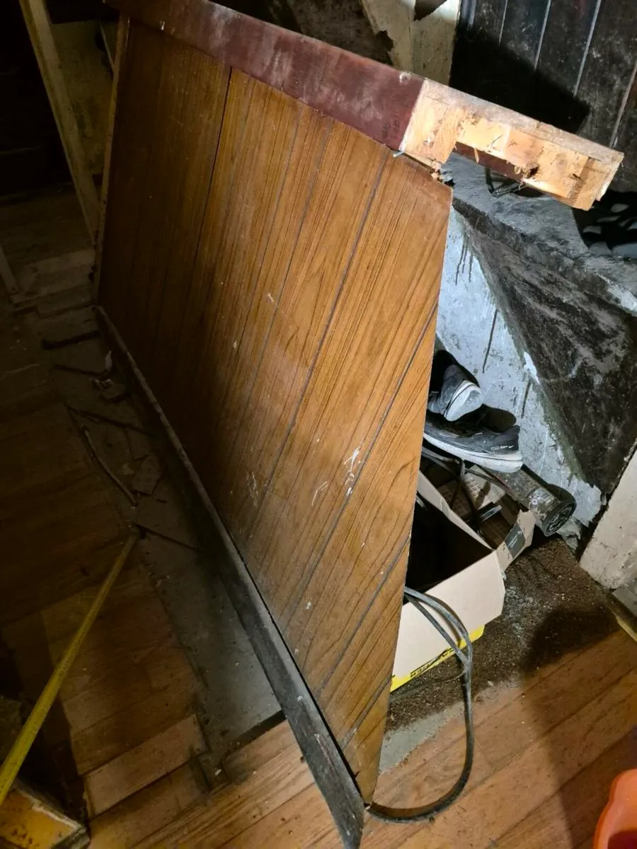 Antique pub counter over 3 5 m long - Image 3