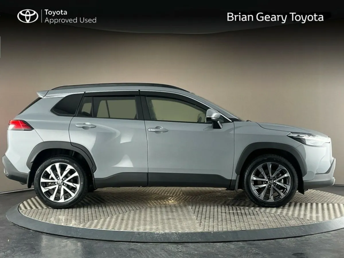 Toyota Corolla Cross HYBRID SPORT - Image 3