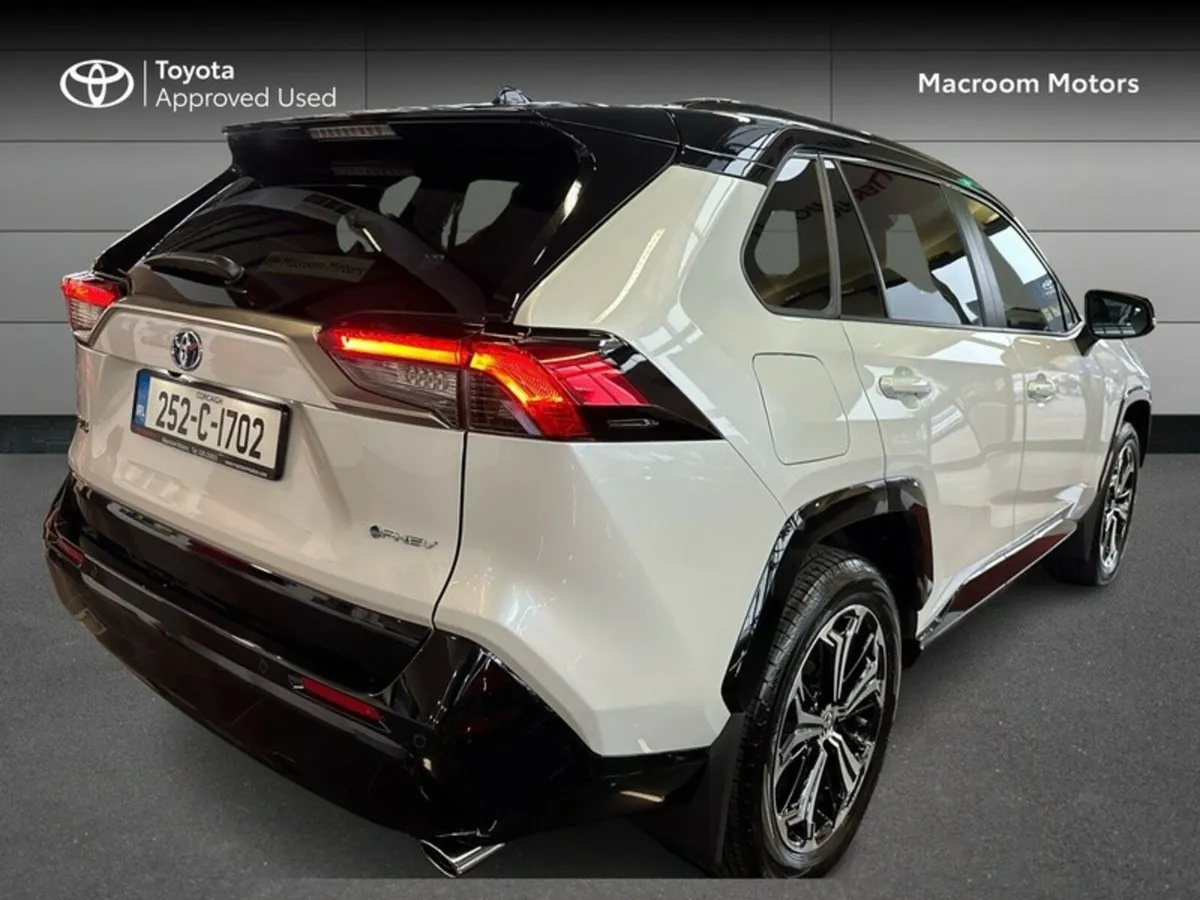 Toyota RAV4 FRESH SELECTION OF TRADE-INS RAV4 PLUG - Image 2