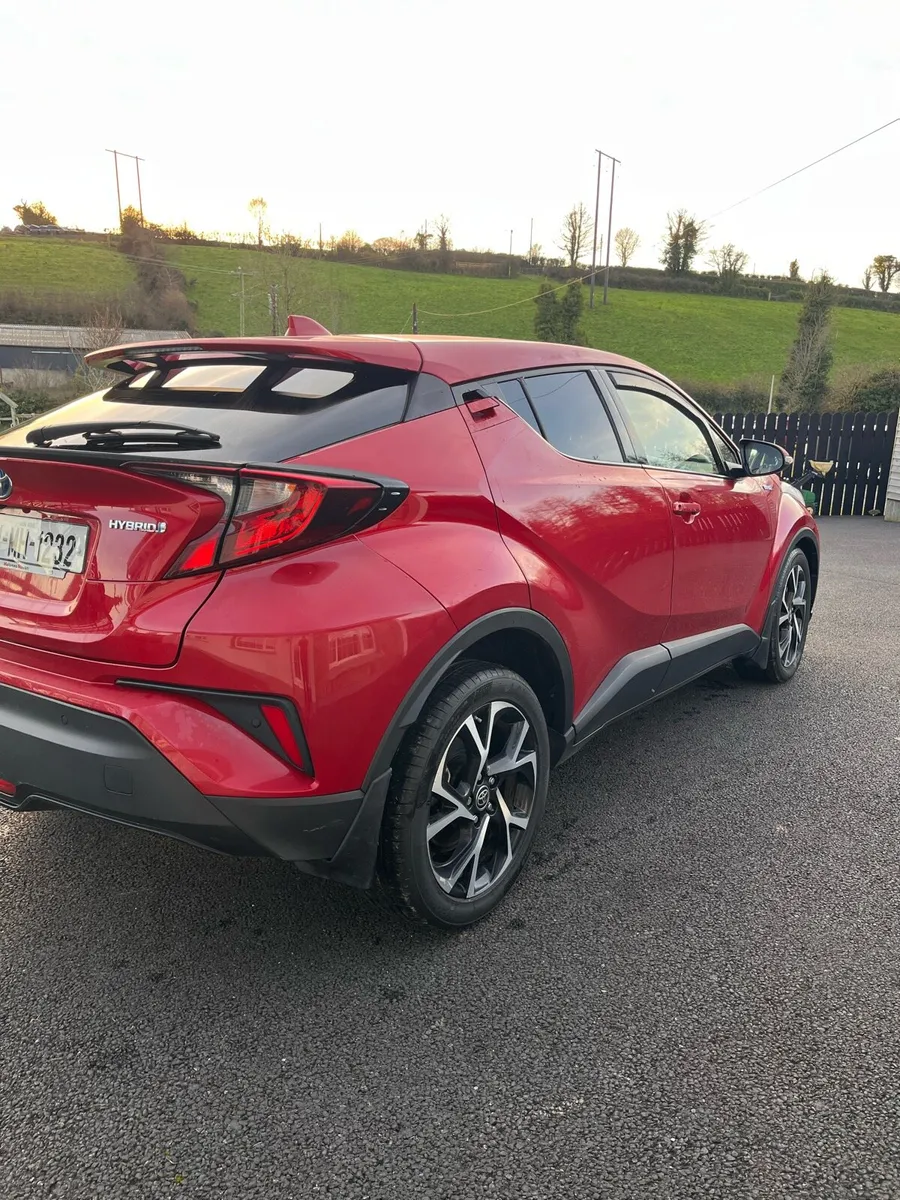 Toyota CHR Hybrid 2021 - Image 3