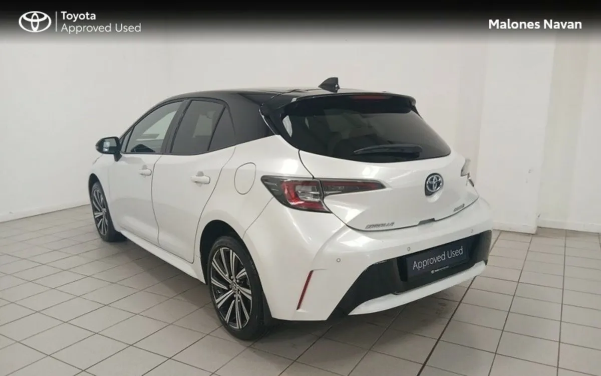 Toyota Corolla COROLLA HYBRID L/SPORT HB - Image 2