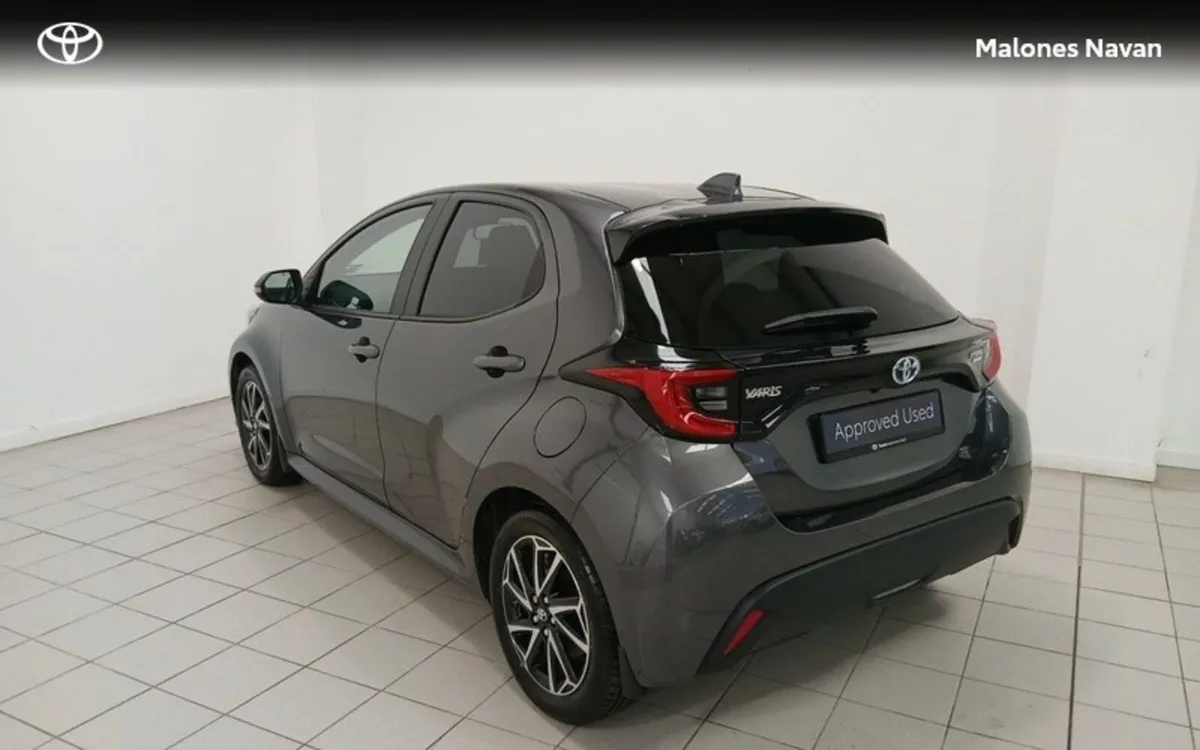 Toyota Yaris YARIS 1.5 HYBRID L/SPORT - Image 2