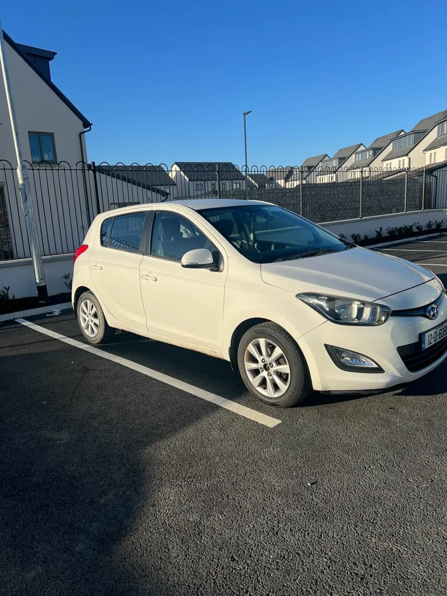 Hyundai i20 Automatic - Image 3