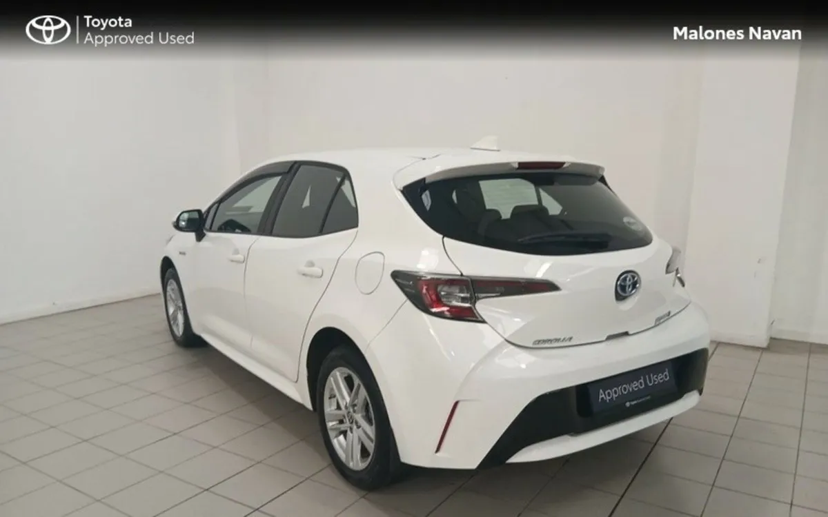 Toyota Corolla COROLLA HYBRID LUNA H/B - Image 2