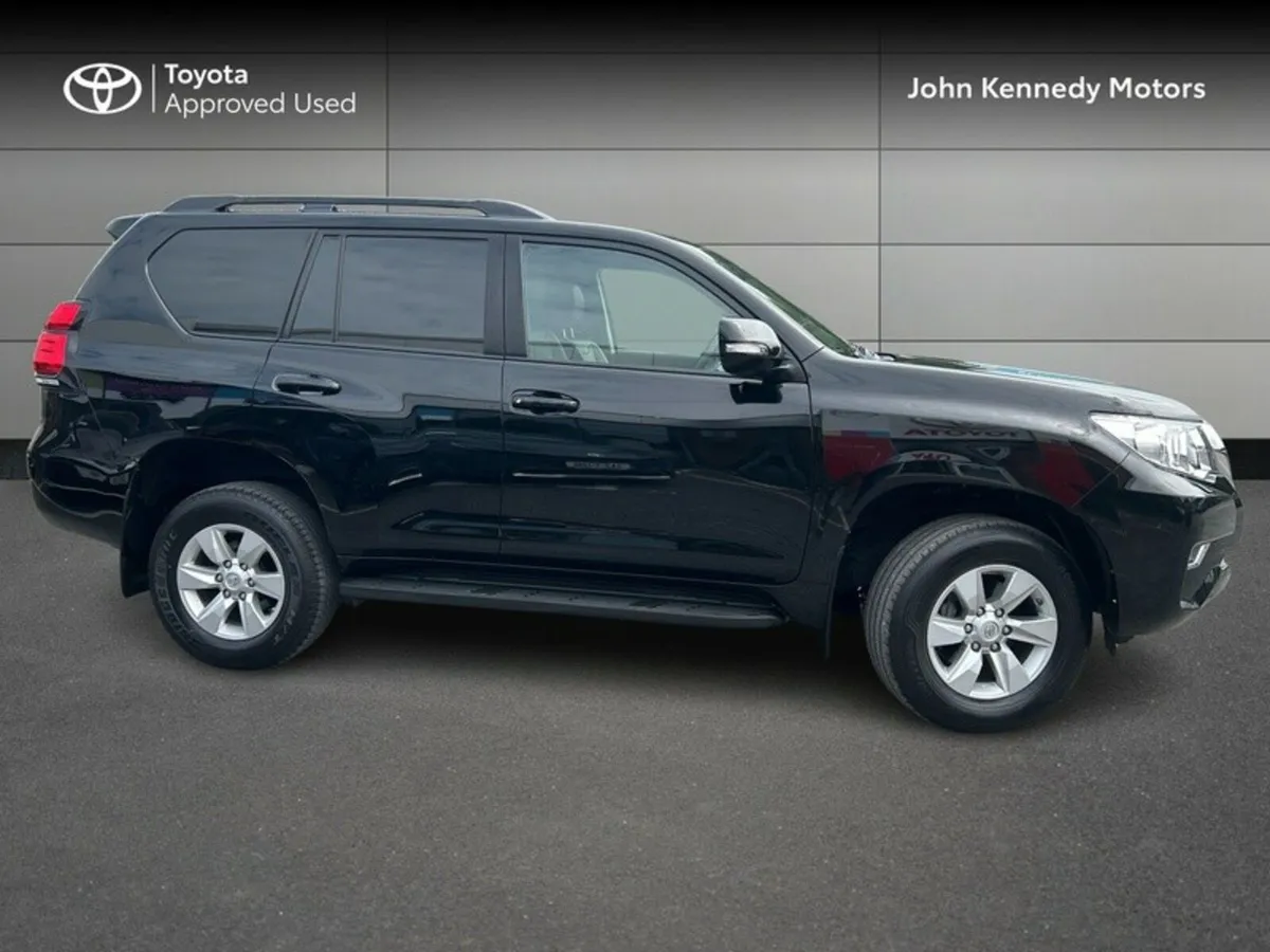 Toyota Land Cruiser LWB COMM - Image 3