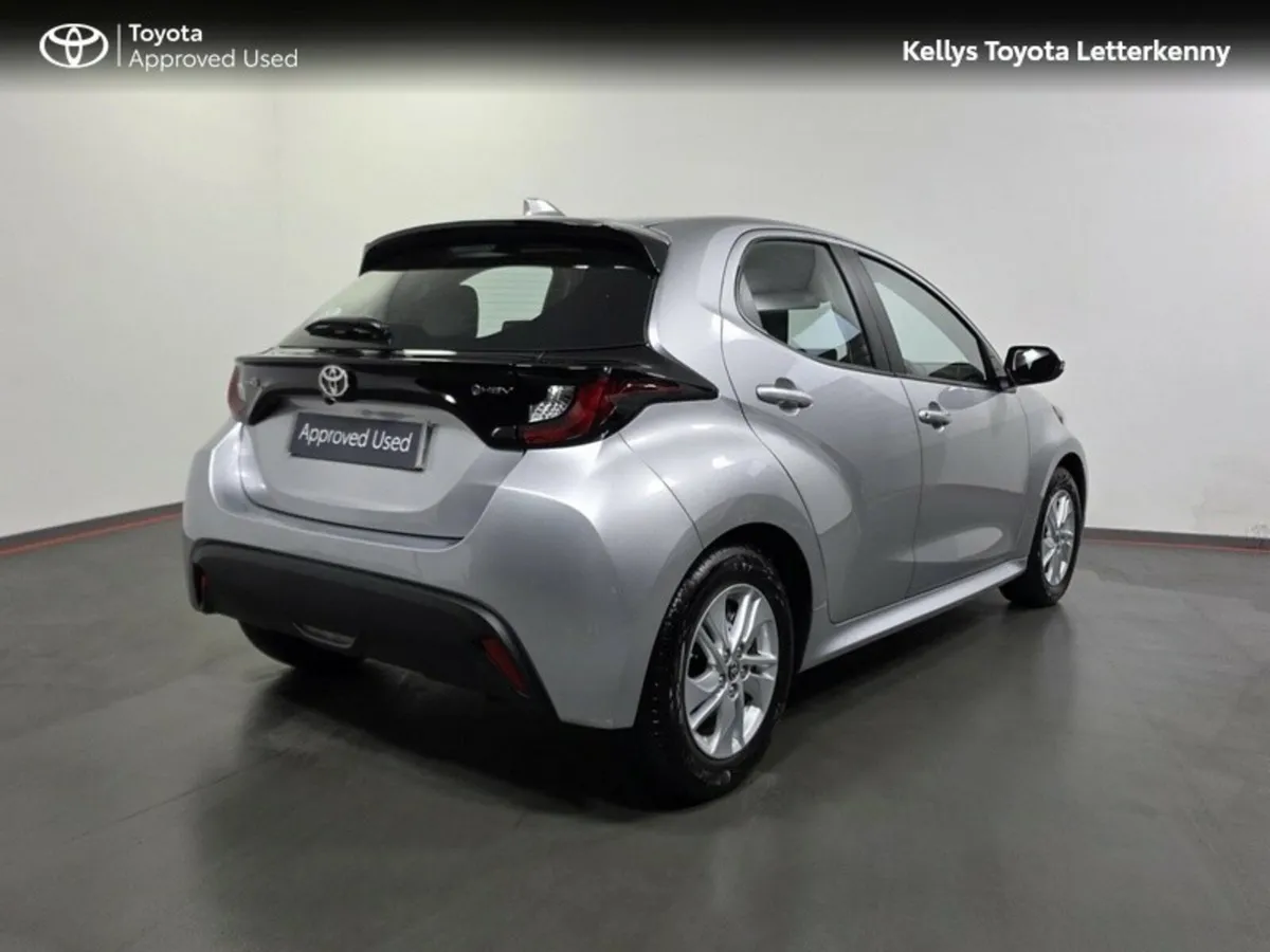 Toyota Yaris Yaris Hybrid 115 Luna #68 - Image 2
