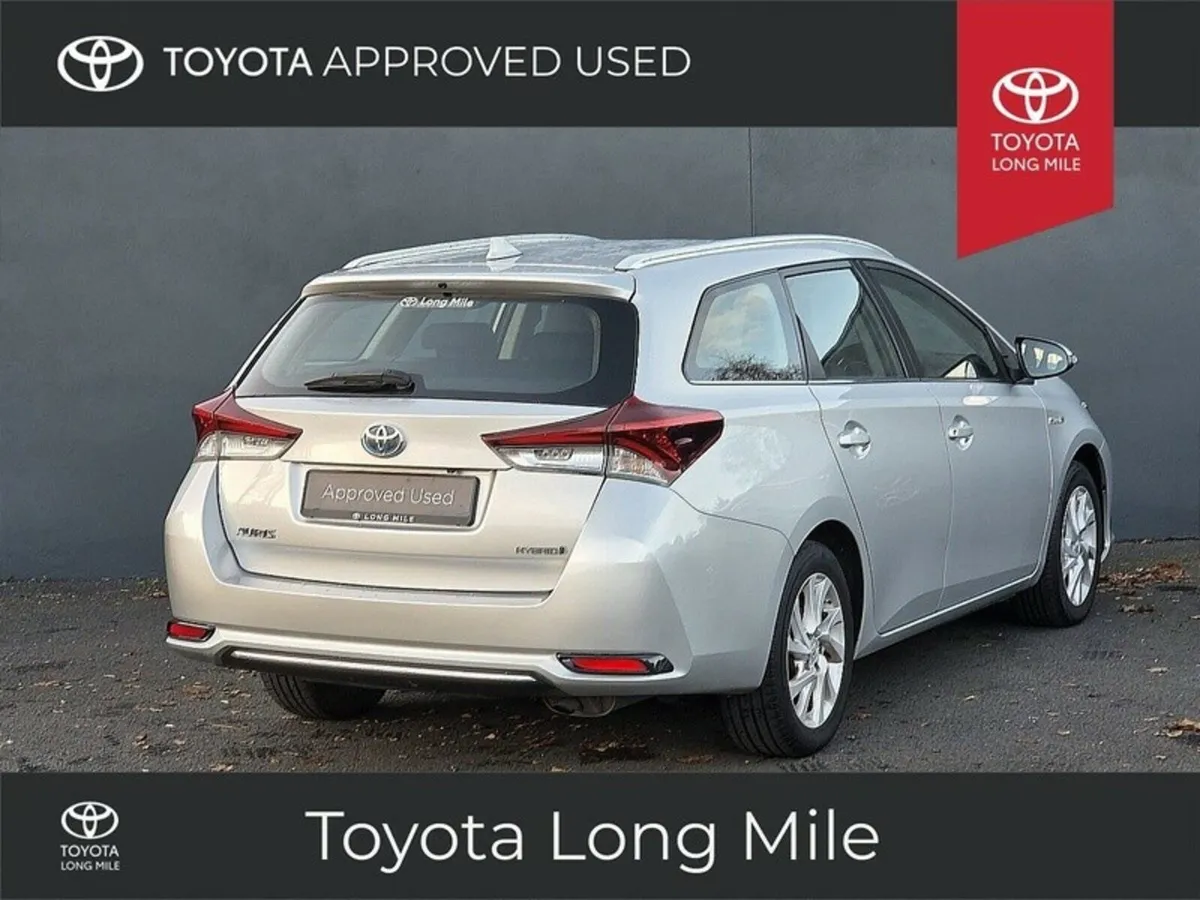 Toyota Auris 1.8 Hybrid Luna Touring Sport 5dr Est - Image 3