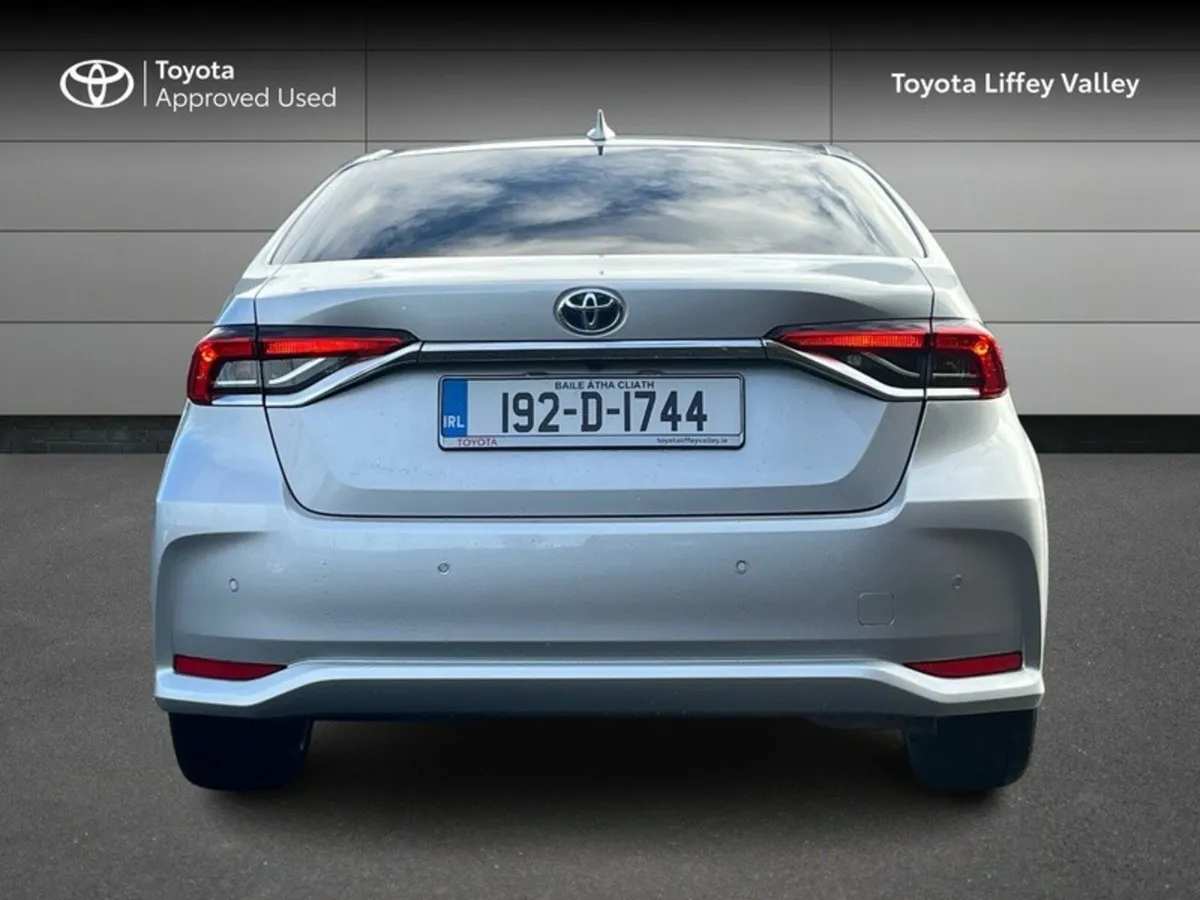 Toyota Corolla COROLLA HYBRID SOL SALOON - Image 4