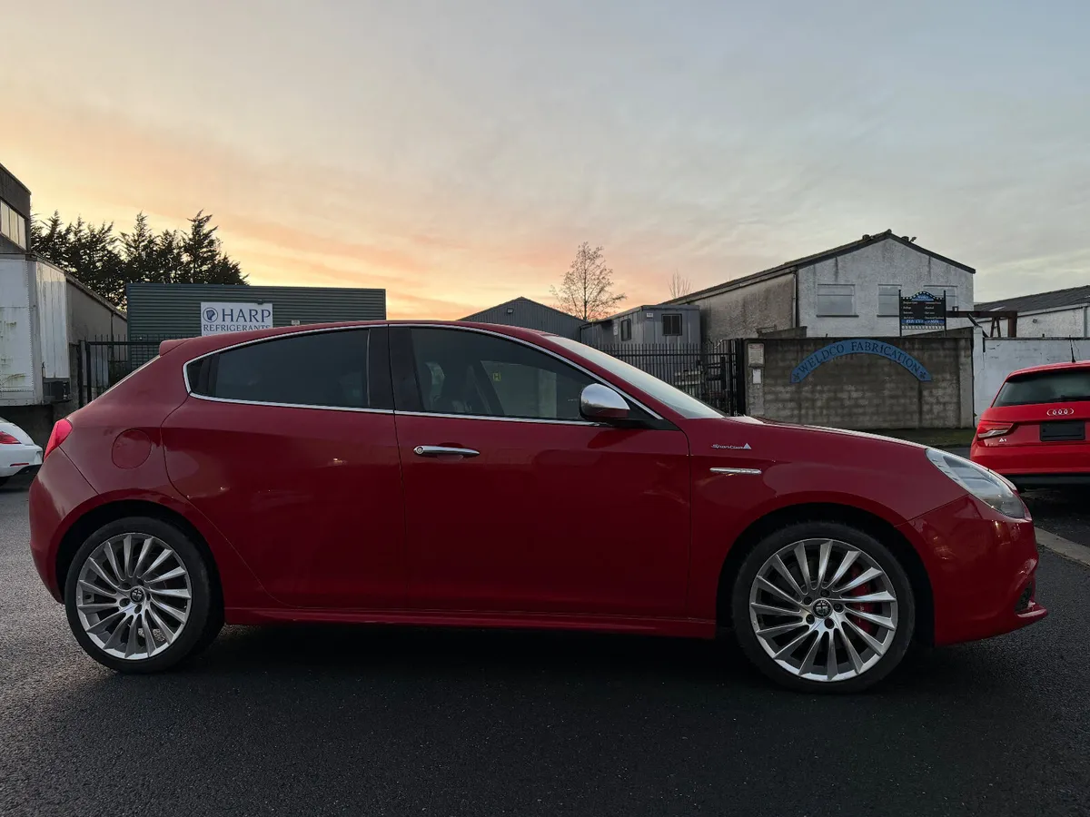 ALFA ROMEO GIULIETTA 2015 RED - Image 4