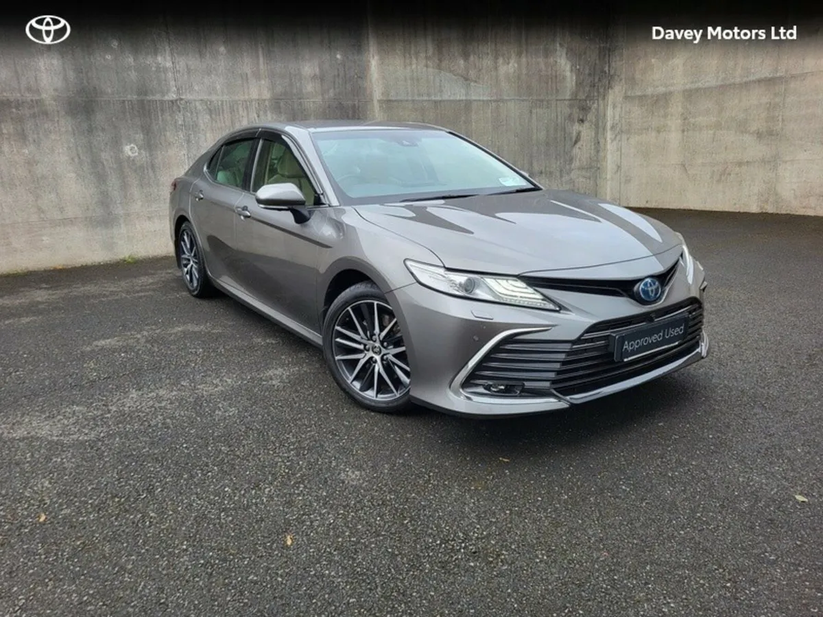 Toyota Camry PLATINUM EDITION 4 4DR AUTO - Image 1
