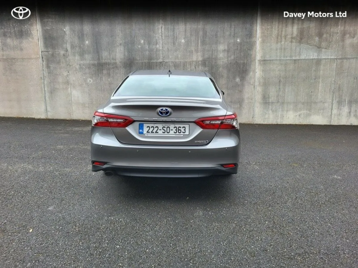 Toyota Camry PLATINUM EDITION 4 4DR AUTO - Image 4