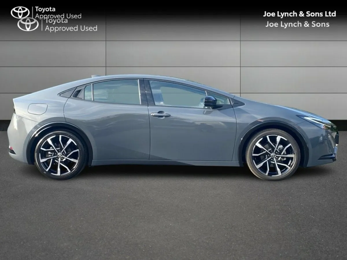Toyota Prius PRIUS PLUG-IN HYBRID - Image 3