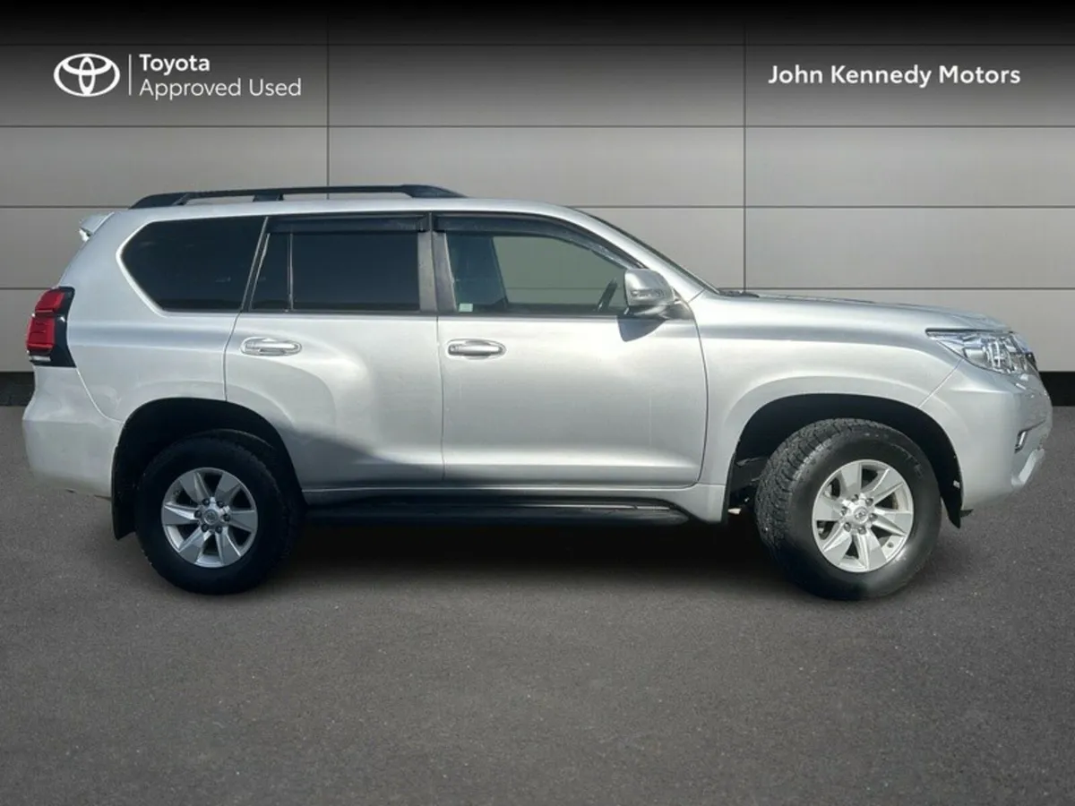 Toyota Land Cruiser LWB COMM - Image 3