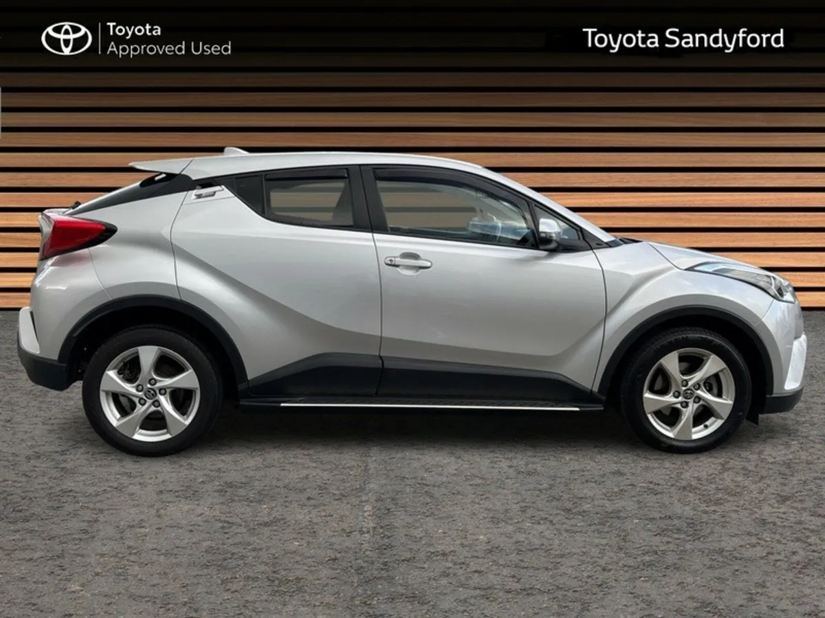 Toyota C-HR 1.2T + BLACK LEATHER & SIDE STEPS // R - Image 3