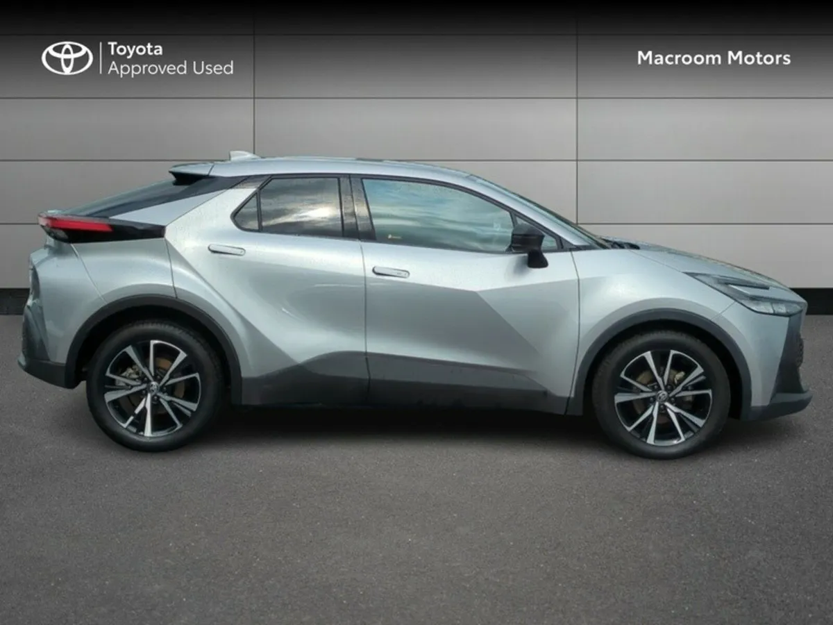 Toyota C-HR BLACK FRIDAY SALE!  C-HR HYBRID SPORT - Image 3
