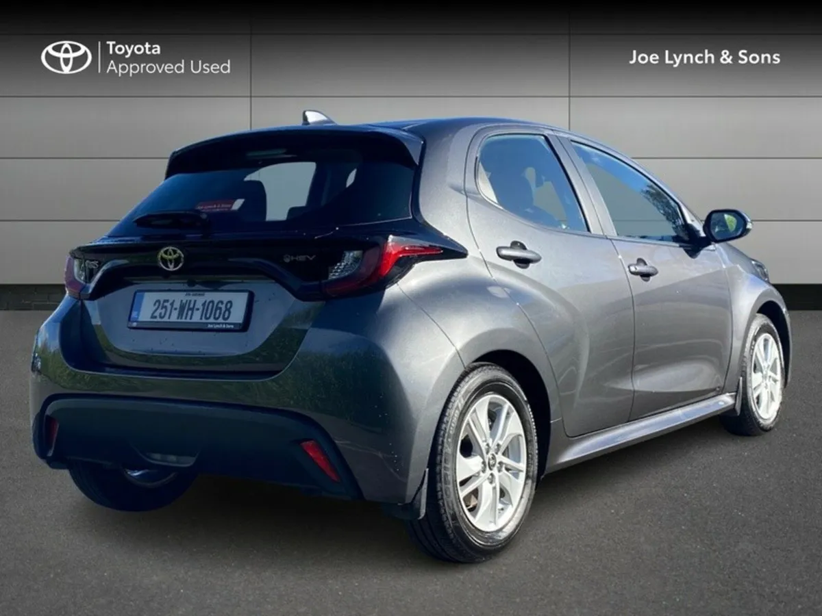 Toyota Yaris Yaris Hybrid 115 Luna - Image 2